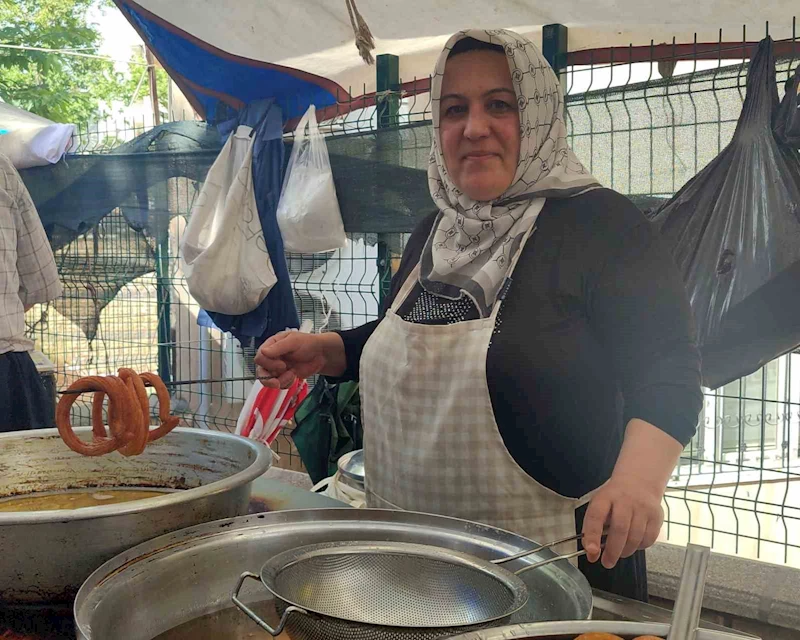 Halka tatlısı geçim kaynağı oldu
