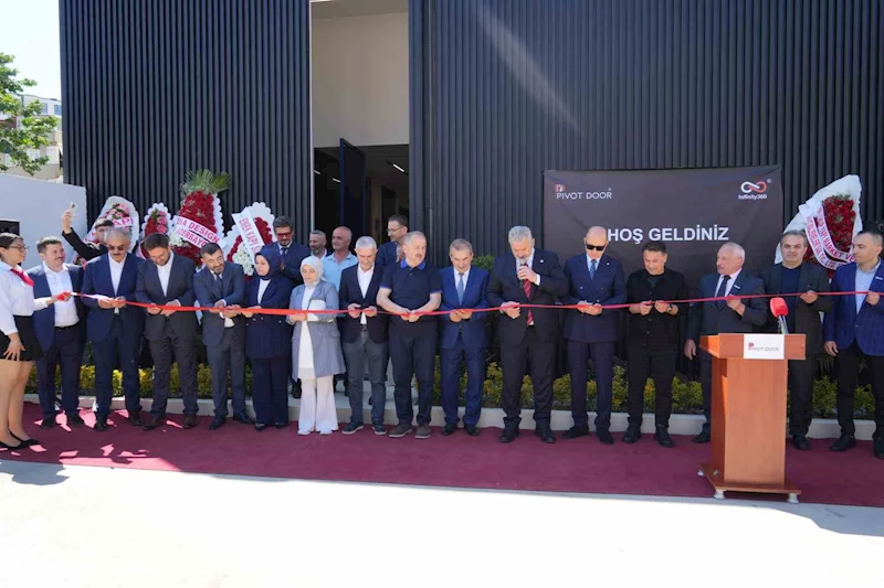 Pivot Door’dan üçlü açılış: Fabrika, Ar-Ge ve mağazanın aynı anda açılışı gerçekleştirildi
