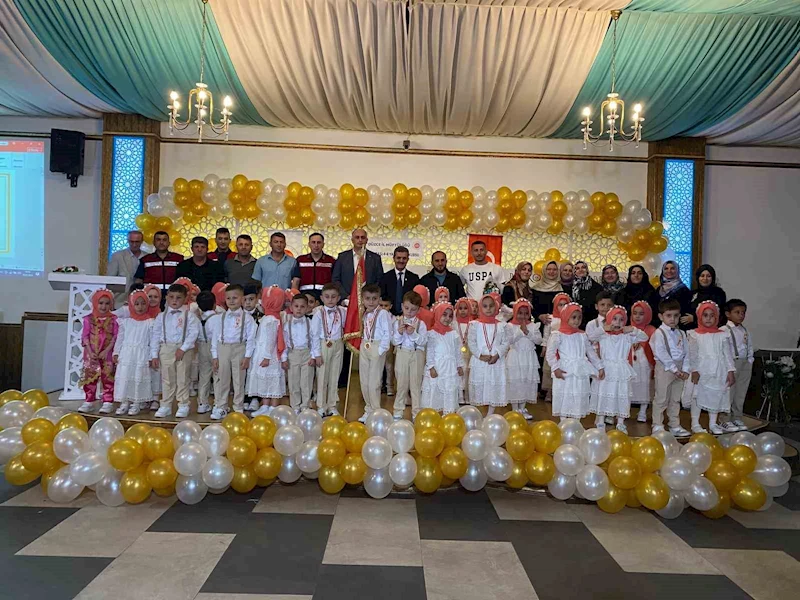 Miniklerin kapanış programı dikkat çekti
