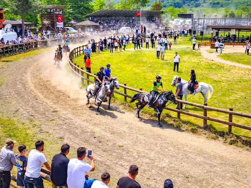 Ünye’de rahvan at yarışları heyecanı
