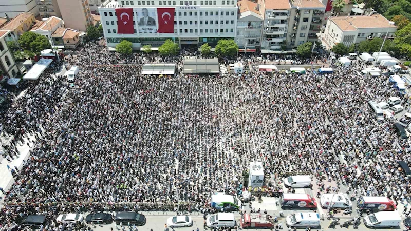 Binlerce Manisalı, Ferdi Başkanlarını gözyaşlarıyla uğurladı
