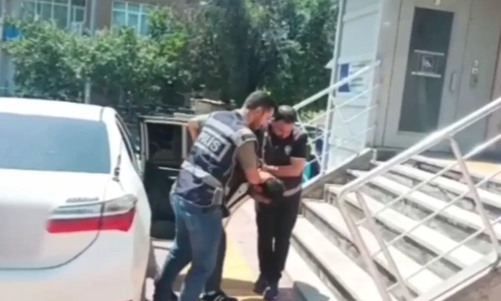 Firari uyuşturucu taciri adresinde enselendi