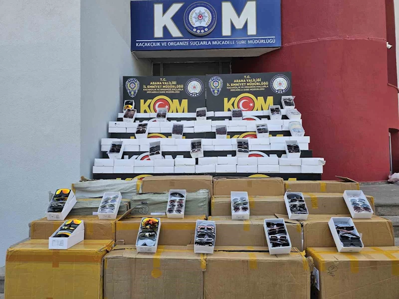 Adana’da 14 milyonluk kaçak güneş gözlüğü ve telefon ele geçirildi
