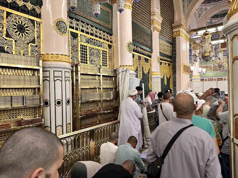 Hacılar Ravda-ı Mutahhara’ya koştular
