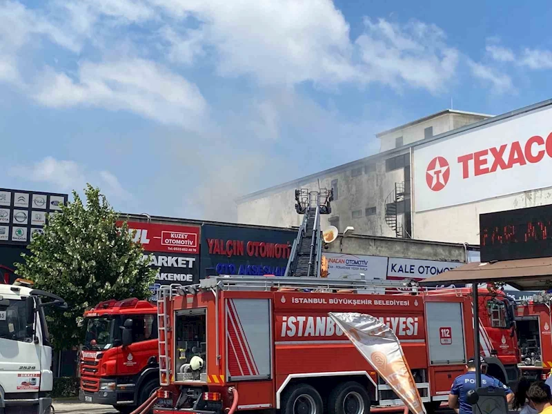 Ümraniye Oto Sanayi Sitesi’nde çıkan yangın söndürüldü
