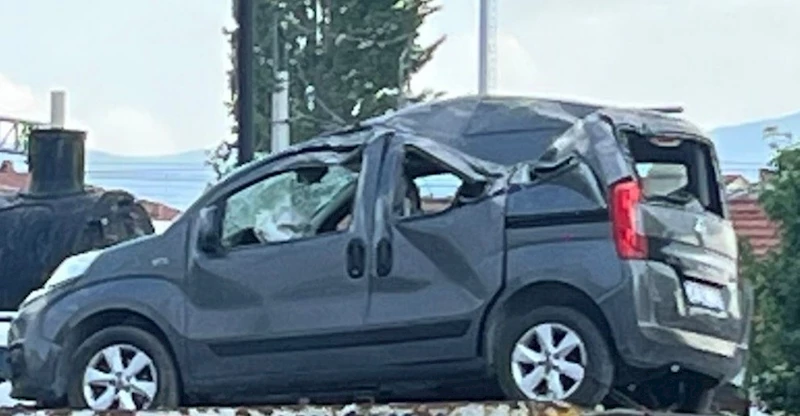 Tavşanlı’da kontrolden çıkan araç takla attı, sürücüsü yaralandı
