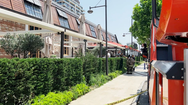 Zeytinburnu Fişekhane’de bir restoranda korkutan yangın
