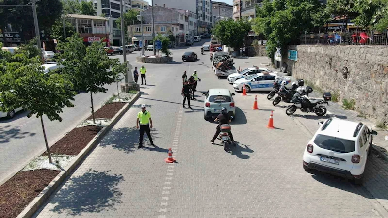 Ayvacık’ta trafik ve asayiş uygulaması

