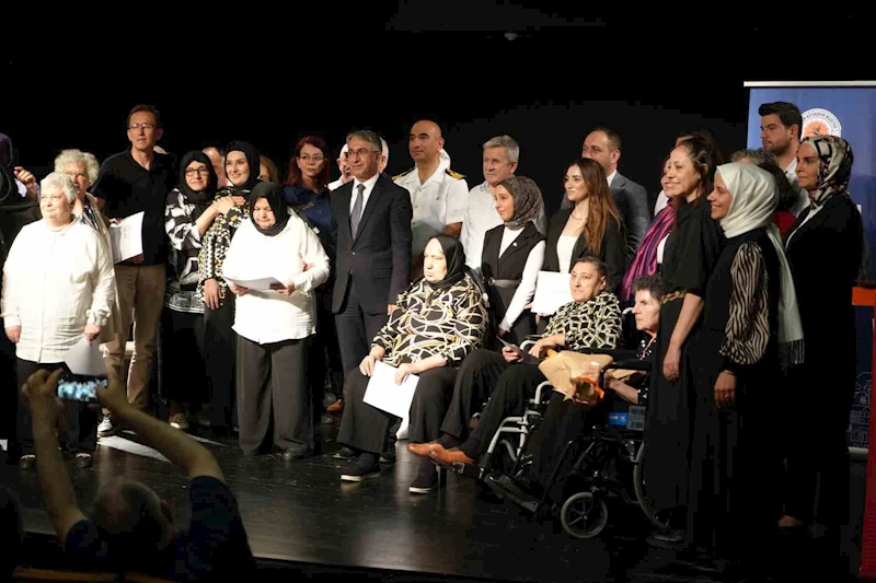 13 huzurevi sakininin hayalindeki mesleği yaptığı proje sona erdi

