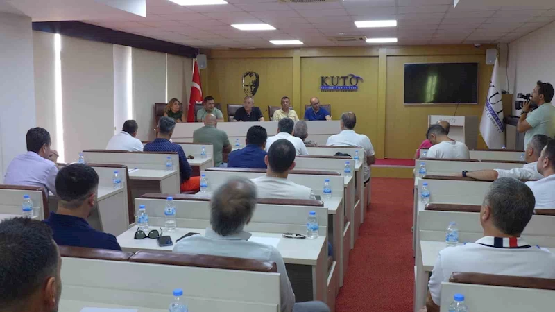Kuşadası’nda seyahat acentaları ve esnaf temsilcileri bir araya geldi
