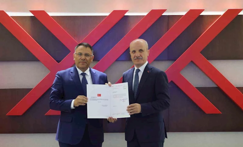 Iğdır Üniversitesi Rektörü Prof. Dr. Ekrem Gürel, rektörlük mazbatasını aldı
