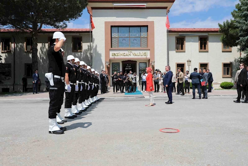 Bakan Göktaş, Erzincan Valiliğini ziyaret etti
