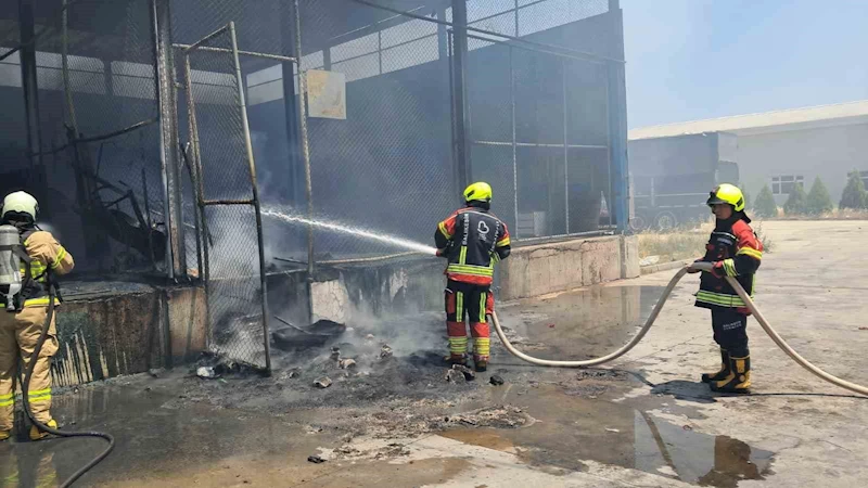 Balıkesir toptancı sebze halinde korkutan yangın
