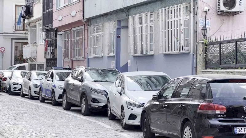 Fatih’te vahşet: Polis memuru arkadaşını parçalara ayırıp intihar etti
