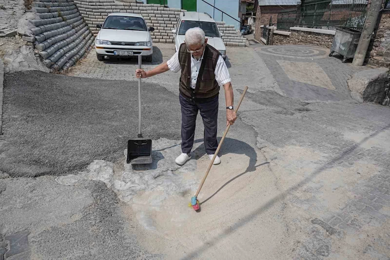 452 yıllık izi, her gün göreviymiş gibi temizliyor
