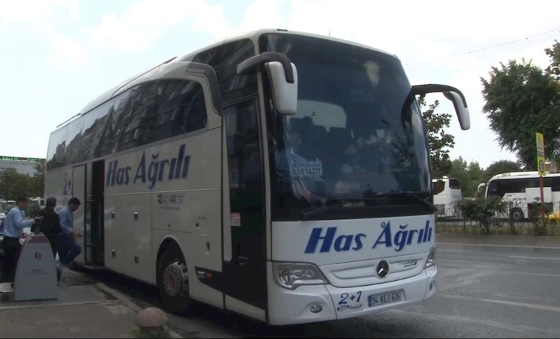 İsrail’in saldırılarının ardından İranlılar İstanbul’dan ülkelerine dönüyor

