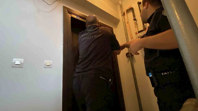 Yalnız yaşadığı evde baygınlık geçiren yaşlı kadın için ekipler seferber oldu
