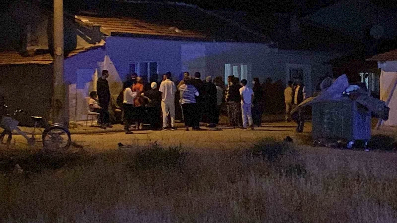 Kalabalık grup arasında çıkan kavga mahallede paniğe neden oldu
