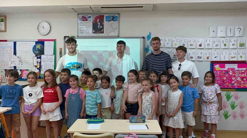 Trabzonspor U-19 takımı Marmaris’te minik yüreklerle buluştu
