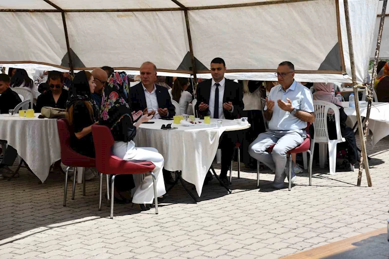 Motosiklet kazasında hayatını kaybeden öğrenciler için mevlit programı düzenlendi
