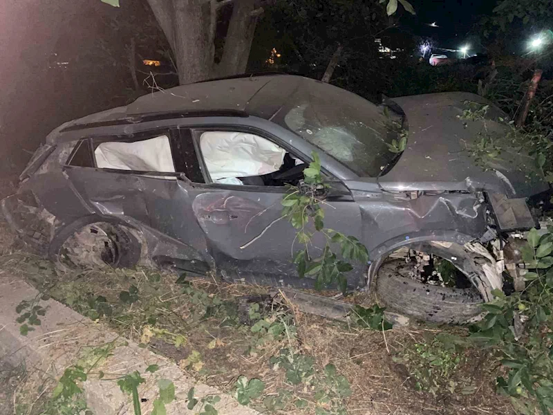 Hurdaya çıkan otomobilden yaralı kurtuldu
