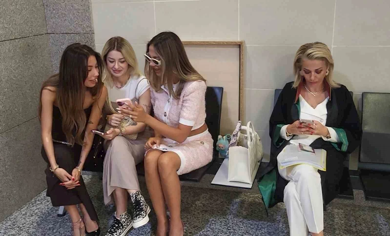 14 Şubat paylaşımı yapmıştı: Fenomen Merve Taşkın müstehcen yayınlara aracılık ettiği iddiasıyla hakim karşısında
