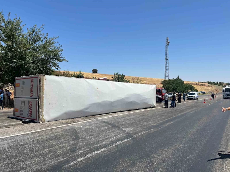 Devrilen tırda yangın çıktı
