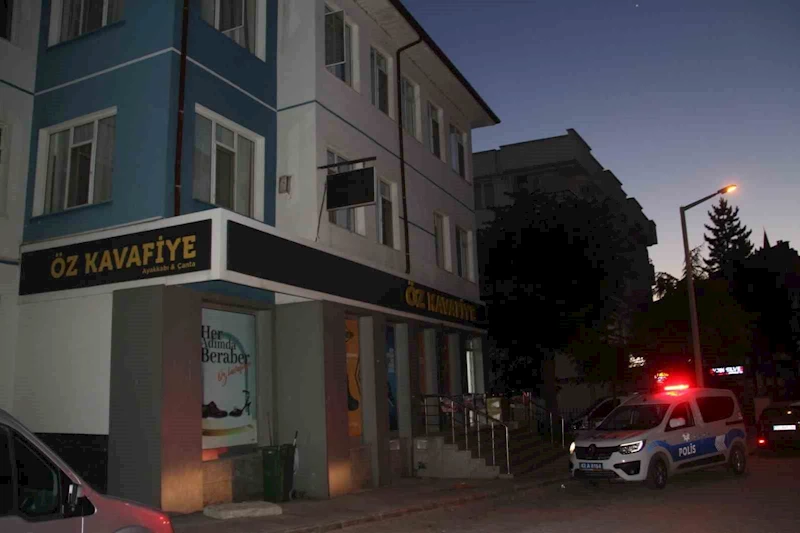 Otelin 3. katından düşen 2 yaşındaki çocuk yaralandı
