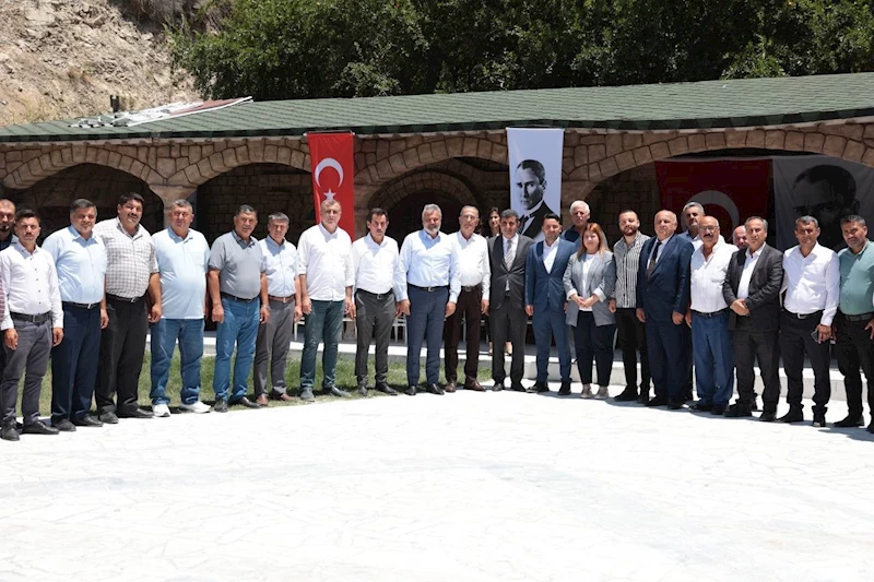 Başkan Öntürk, Amanos muhtarlarıyla buluştu
