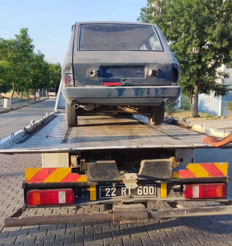 Keşan’da plakasız trafiğe çıkan çekme belgeli otomobil sürücüsüne 18 bin 534 TL ceza
