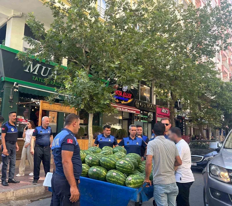 Siirt Belediyesi’nden seyyar satıcılara sıkı denetim
