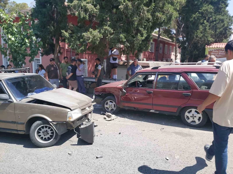 Bozdoğan’da zincirleme trafik kazası: 2 yaralı
