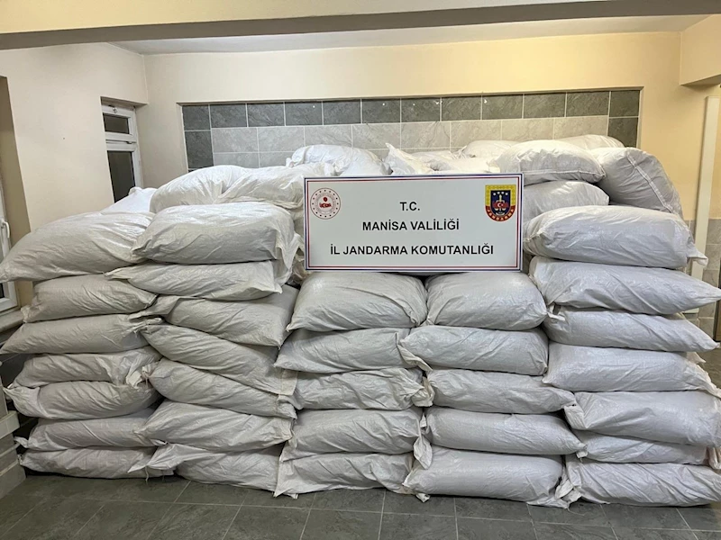 Manisa’da 7 bin 900 kilo kıyılmış tütün ele geçirildi
