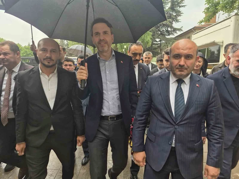 Başkan Yıldız, Bakan Bayraktar’ın Eti Maden Kırka’ya 400 işçi alınacağı müjdesini değerlendirdi
