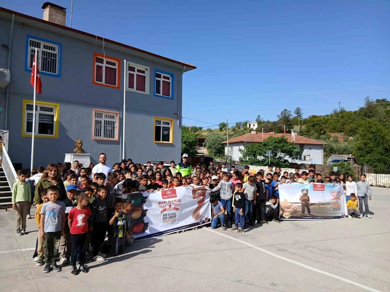 Jandarma trafikten 49 okulda eğitim
