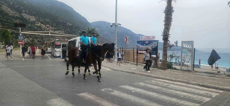 Fethiye’de atlı jandarma timi göreve başladı
