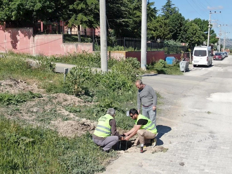 İnönü Belediyesi’nden aydınlatma direği yapım çalışmaları
