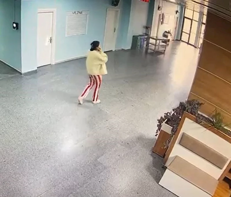 Mezarlıkta ölü bulunan bebeğin annesi ile hastaneden çıkış anları ortaya çıktı

