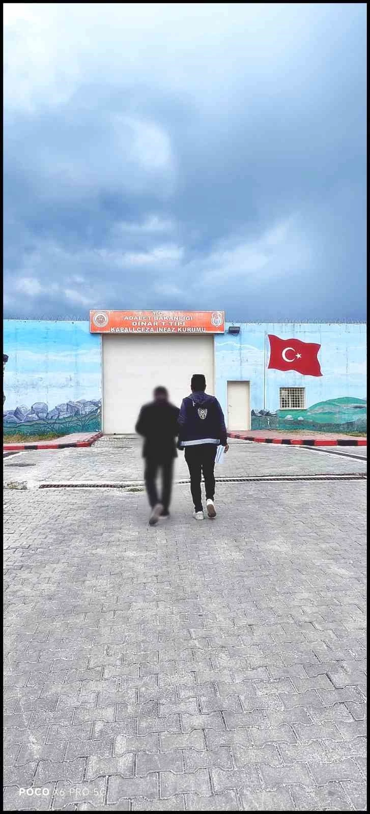 Polis hapis cezasıyla aranan şahsı yakaladı
