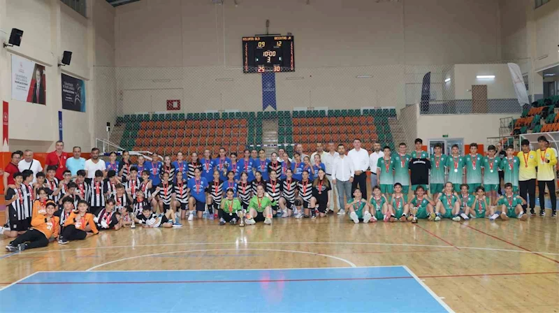 Aydın’da Minikler Kız-Erkek Hentbol Türkiye Şampiyonası tamamlandı
