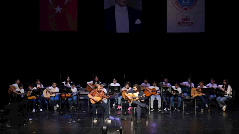 Maltepe’de geleceğin sanatçılarından yıl sonu gösterisi
