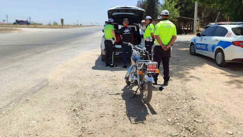 Ölüme meydan okuduğu anlarla sosyal medyada şov yapan sürücü yakayı ele verdi
