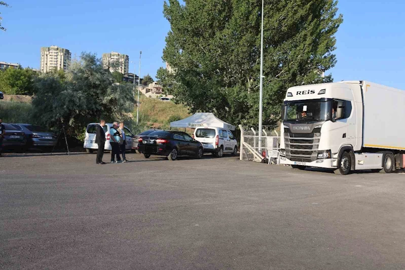 YKS soru kitapçıklarını taşıyan 528 nakliye aracı, 250 sınav merkezine doğru yola çıktı
