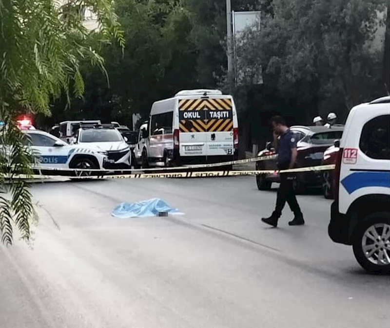 İzmir’de korkunç olay: Yola yatan kadının üzerinden 2 araba geçti
