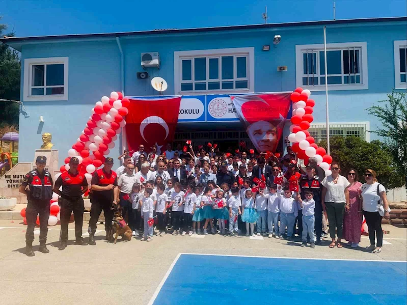 Jandarma, karne sevincine ortak oldu
