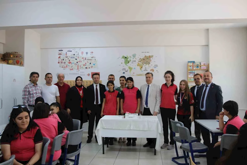 Turgutlu’da 33 bin 776 öğrenci karne heyecanı yaşadı
