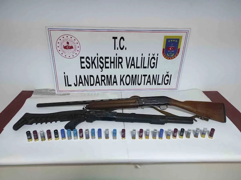 Kepçe ile kaçak kazı yapan 5 şüpheli suçüstü yakalandı
