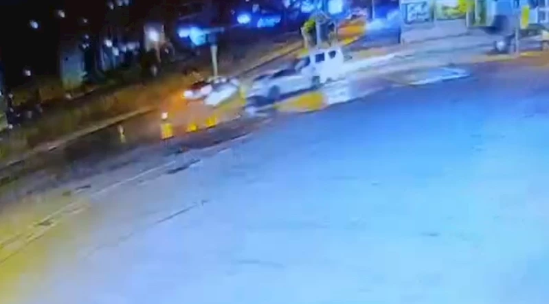 Edirne’de 4 aracın karıştığı zincirleme kaza kamerada
