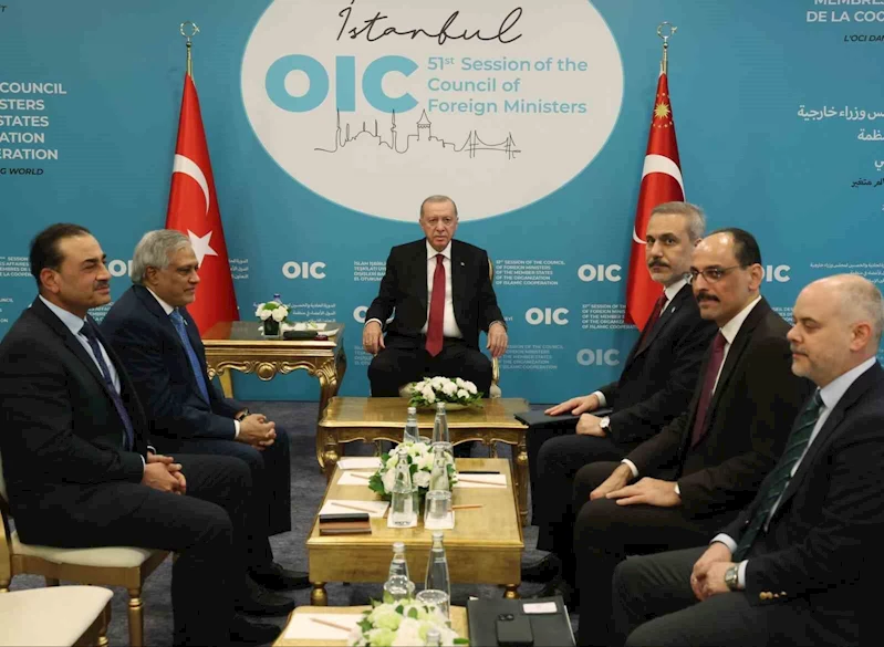 Cumhurbaşkanı Erdoğan, Pakistan Dışişleri Bakanı Dar ve Pakistan Kara Kuvvetleri Komutanı Munir’i kabul etti

