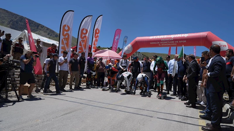Dünya Kaykay İniş Şampiyonası Erzincan’da nefes kesti
